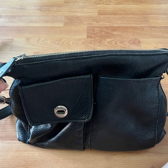 Roots VINTAGE shoulder bag 9 x 12 inches (great condition) - Picture 10 of 11